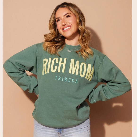 BRAND NEW TINX Rich Mom Tribeca crew neck sweatshirt. - Picture 1 of 6
